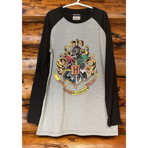 Youth‎ XL Harry Potter Hogwarts Logo Shirt Kids Size 14-16 - Picture 1 of 4
